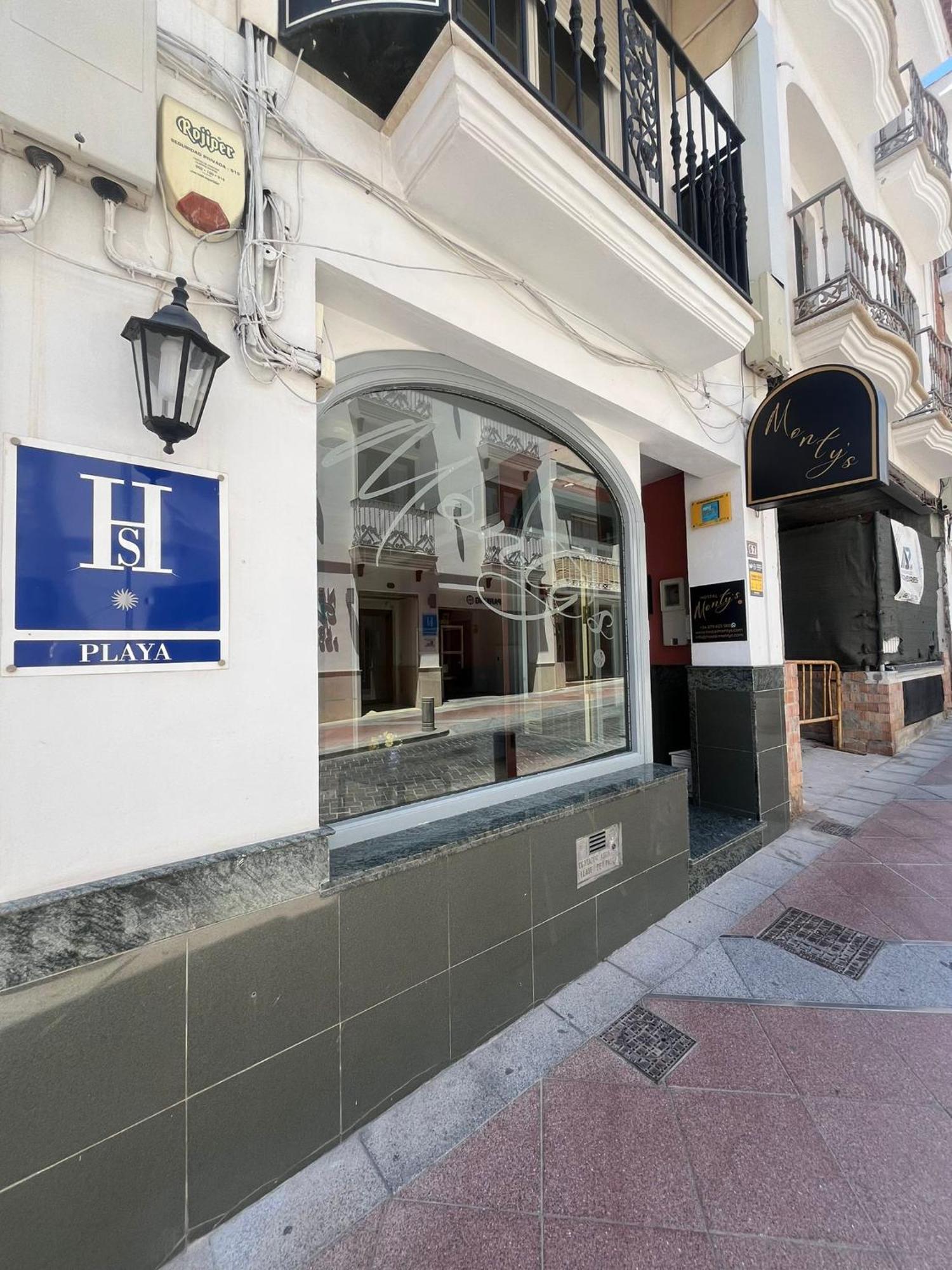 Hostal Montys Nerja Exterior photo